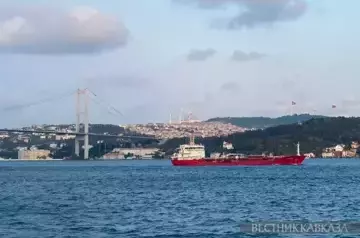 Turkish rescuers get bulk carrier afloat in Bosphorus