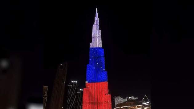 Dubai's Burj Khalifa Tower Highlighted In Russian Flag Colors | Vestnik ...