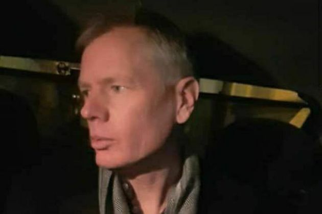 Robert Macaire leaves Tehran