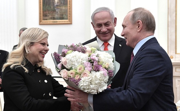 Putin with Benjamin Netanyahu and his wife Sara