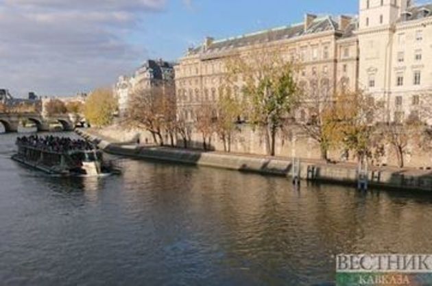 Paris closes riverside walkways, Nice shuts iconic promenade to curb coronavirus spread