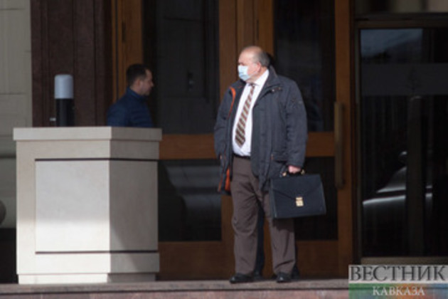 UK doctor who caught coronavirus described its symptoms