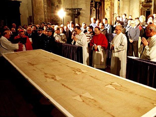 The Shroud of Turin: 7 intriguing facts