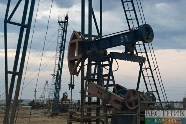 Oil rises as storage fills up slower than expected