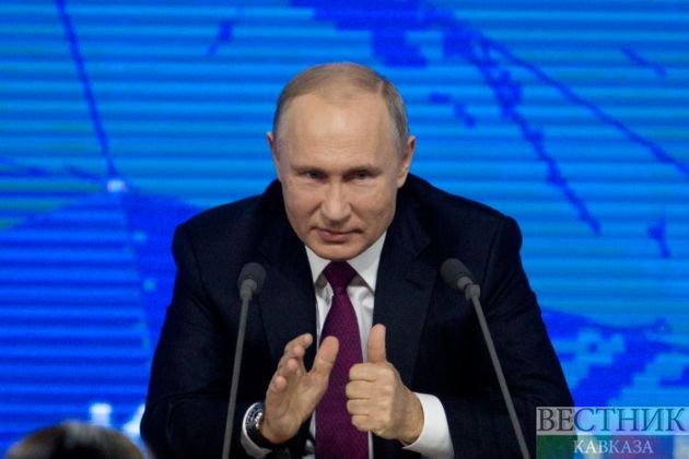 Putin reveals his secret office in Kremin