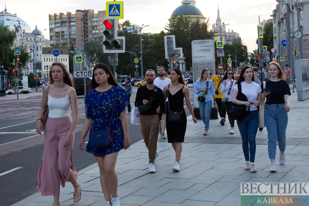 Moscow returns to normal life (photo report)