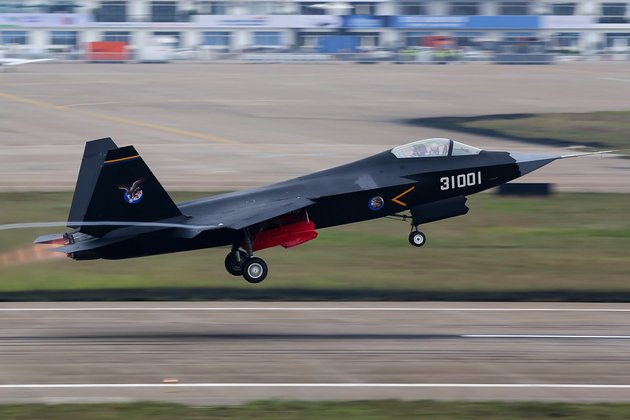 Is China Building Its Own F-35 Fighter Jets for its Aircraft Carriers?