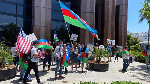 Armenian nationalists attack peaceful Azerbaijani protestors in US