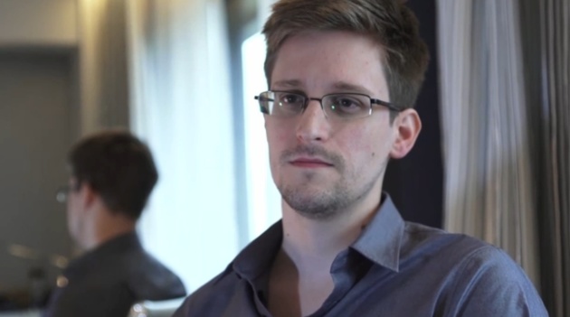 Trump to consider pardoning Snowden