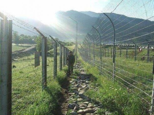 Remnants of Armenian army to guard border