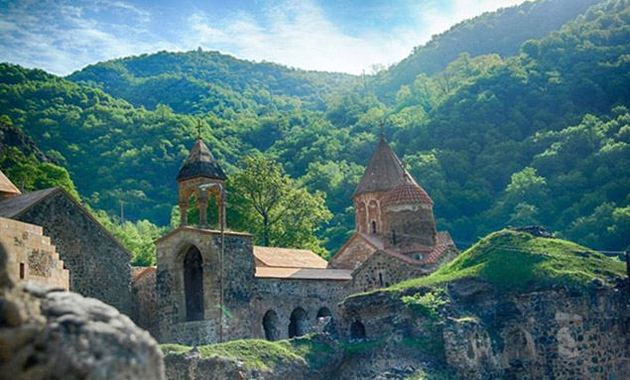 Armenian clergy continue campaign to Armenize Albanian spiritual heritage