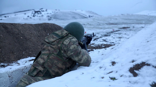 Azerbaijani military conduct live-fire training in harsh conditions (PHOTO, VIDEO)