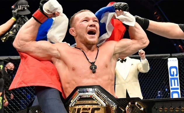 ILLEGAL KNEE costs Petr Yan title as he is disqualified against Aljamain Sterling at UFC 259