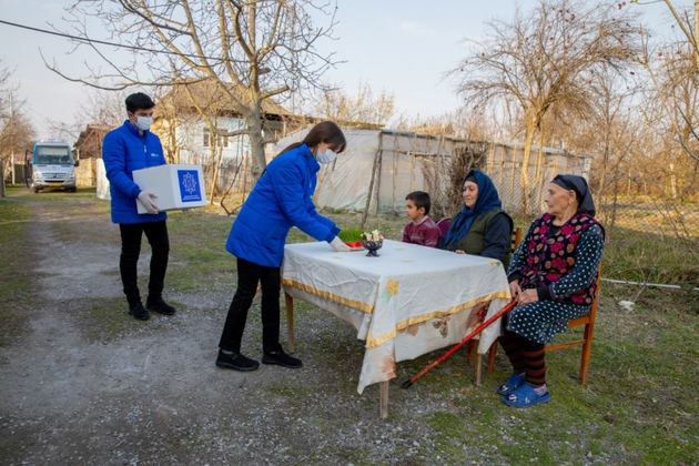 Heydar Aliyev Foundation gives Nowruz presents to poor families  (PHOTOS)