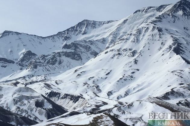 Avalanche cut off villages in Dagestan