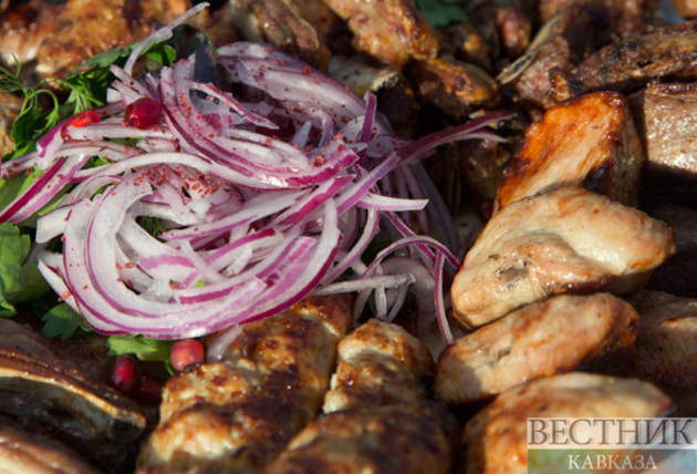 China adopts law against food waste