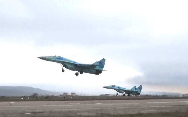 Azerbaijan using combat aircraft units in military drills (VIDEO)