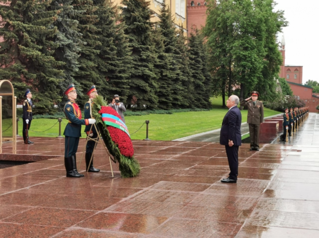 Azerbaijani PM&#039;s visit to Russia kicks off