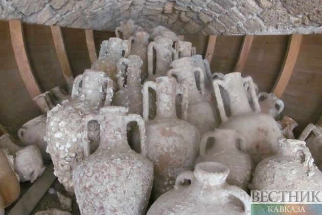 Roman &#039;dining room&#039; cut from rock discovered in Turkey