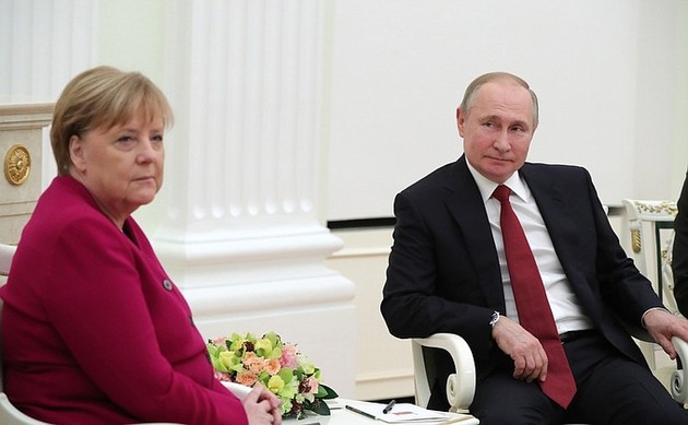 Putin and Merkel meet in Kremlin