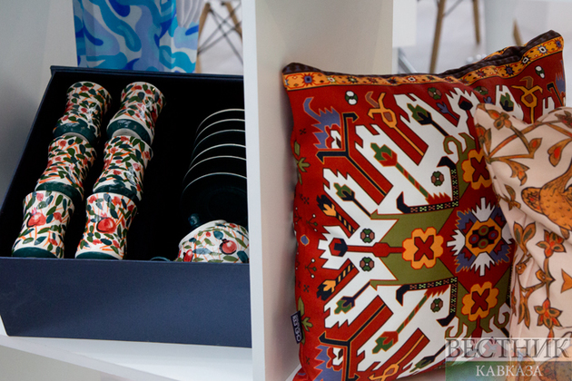 Azerbaijani carpets and textiles at exhibition in Moscow (photo report)