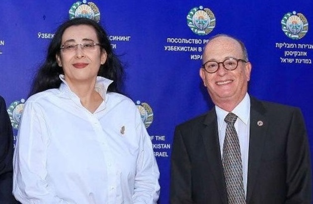 Uzbekistan's Ambassador to Israel Feruza Makhmudova with Ron Doron, Vice President of the Israel-Asia Chamber of Commerce