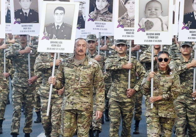 Ilham Aliyev and Mehriban Aliyeva join march in Baku to pay tribute to memory of Azerbaijani martyrs