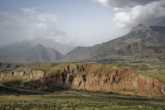 Tajikistan accepts $125m from China for road, less than expected
