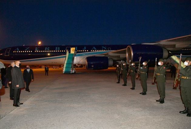 Ilham Aliyev arrives in Turkey to attend Turkic Council (PHOTO)