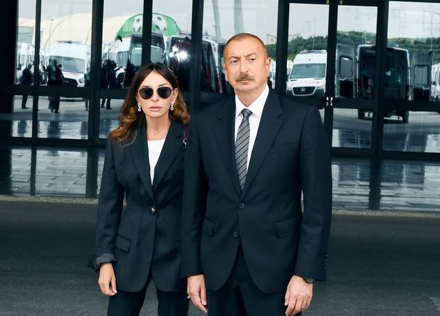 Ilham Aliyev and Mehriban Aliyeva give instructions on burial of those killed in helicopter crash