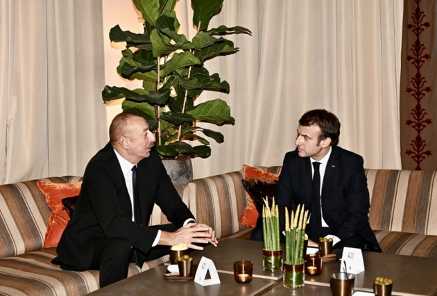 Ilham Aliyev and Nikol Pashinyan hold informal meeting in Brussels (PHOTO)