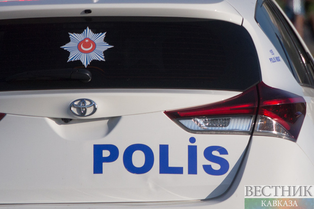 Police officers injured in minibus accident in Istanbul