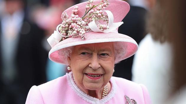 Elizabeth II celebrates &quot;platinum&quot; anniversary of accession day