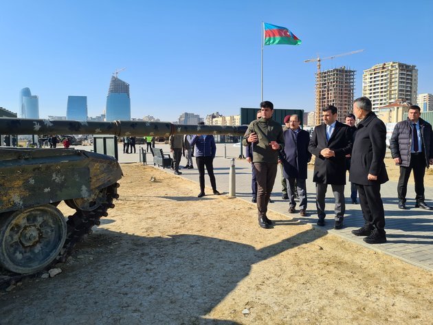 Selcuk Bayraktar visits War Trophy Park in Baku (PHOTO)
