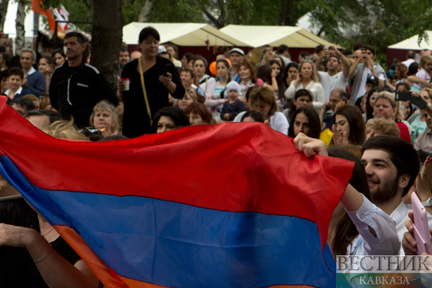 Opposition rally kicks off in Yerevan