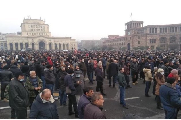 Armenian opposition started blocking streets, demanding PM to resign