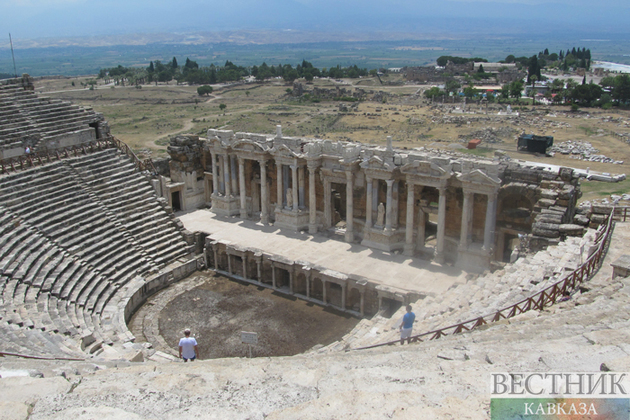 PHOTO Ruins of ancient Hierapolis