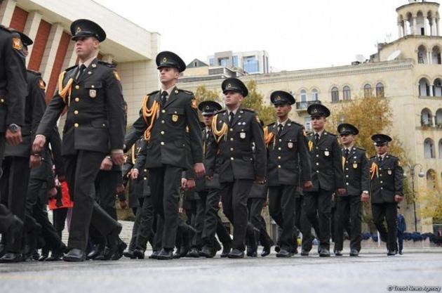 Procession in Baku on occasion of Victory Day (PHOTO)