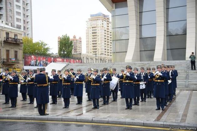 Procession in Baku on occasion of Victory Day (PHOTO)