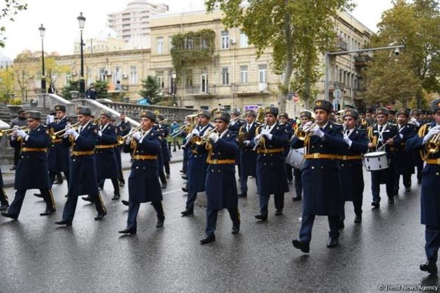 Procession in Baku on occasion of Victory Day (PHOTO)