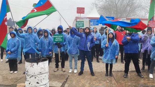 Peaceful rally on Azerbaijani Lachin road continues despite worsening weather (PHOTO)