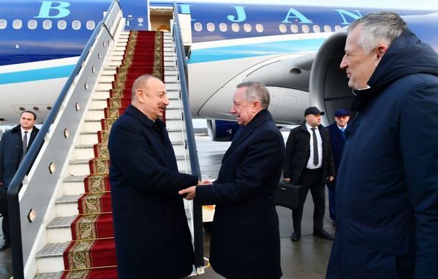 Ilham Aliyev arrives in St. Petersburg for working visit