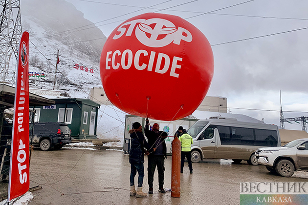 Several Armenian families return from Armenia to Khankendi along Lachin road