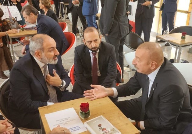 Pashinyan not ready to sign peace treaty with Aliyev