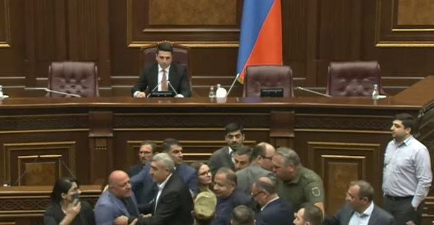 Scuffle pauses session of Armenian Parliament