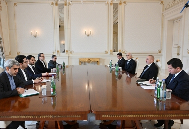 Ilham Aliyev meets with Iranian Minister of Roads and Urban Development 