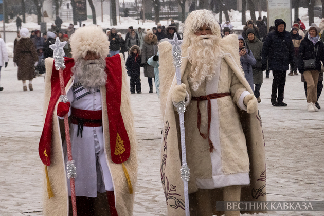 Father Frosts from North Ossetia and Kabardino-Balkaria marched with Snow Maidens at VDNKh