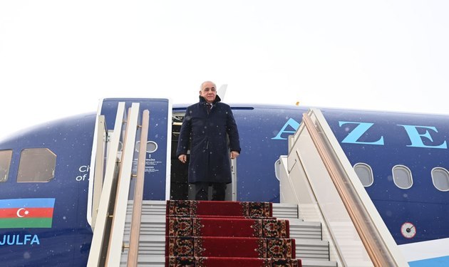 Azerbaijani PM arrives in Moscow