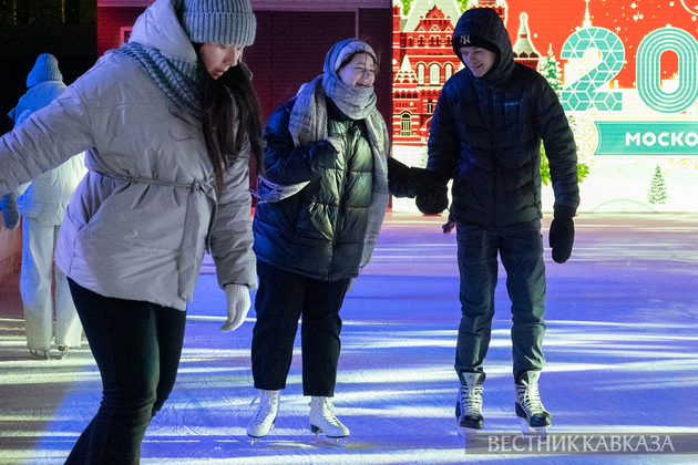 Skating rinks in Moscow 2024: beauty, skates and ice in the best photos