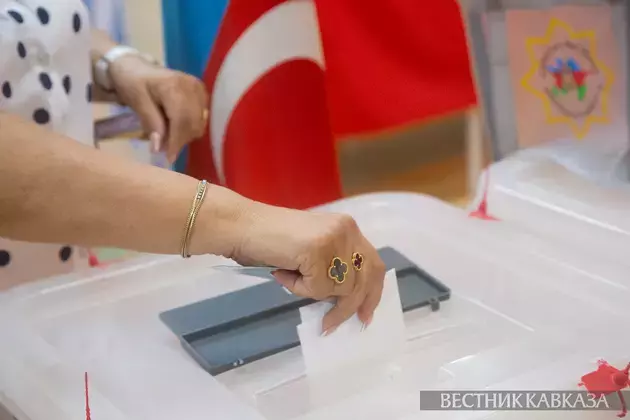 How were snap parliamentary elections held in Azerbaijan?